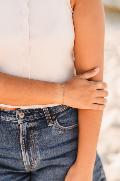 Esperanza | Waterproof Dainty Cross Bracelet